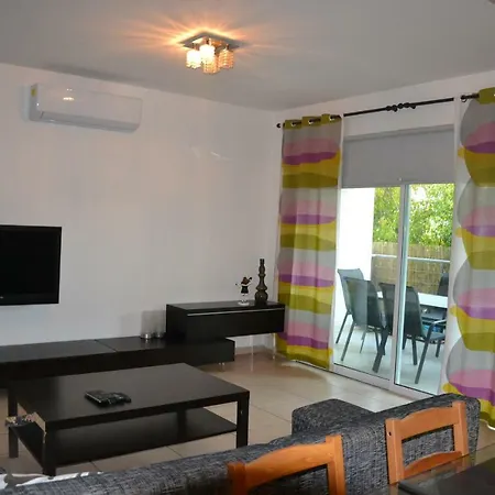 アパート Modern 1-bedroom With Wifi + Cable Tv